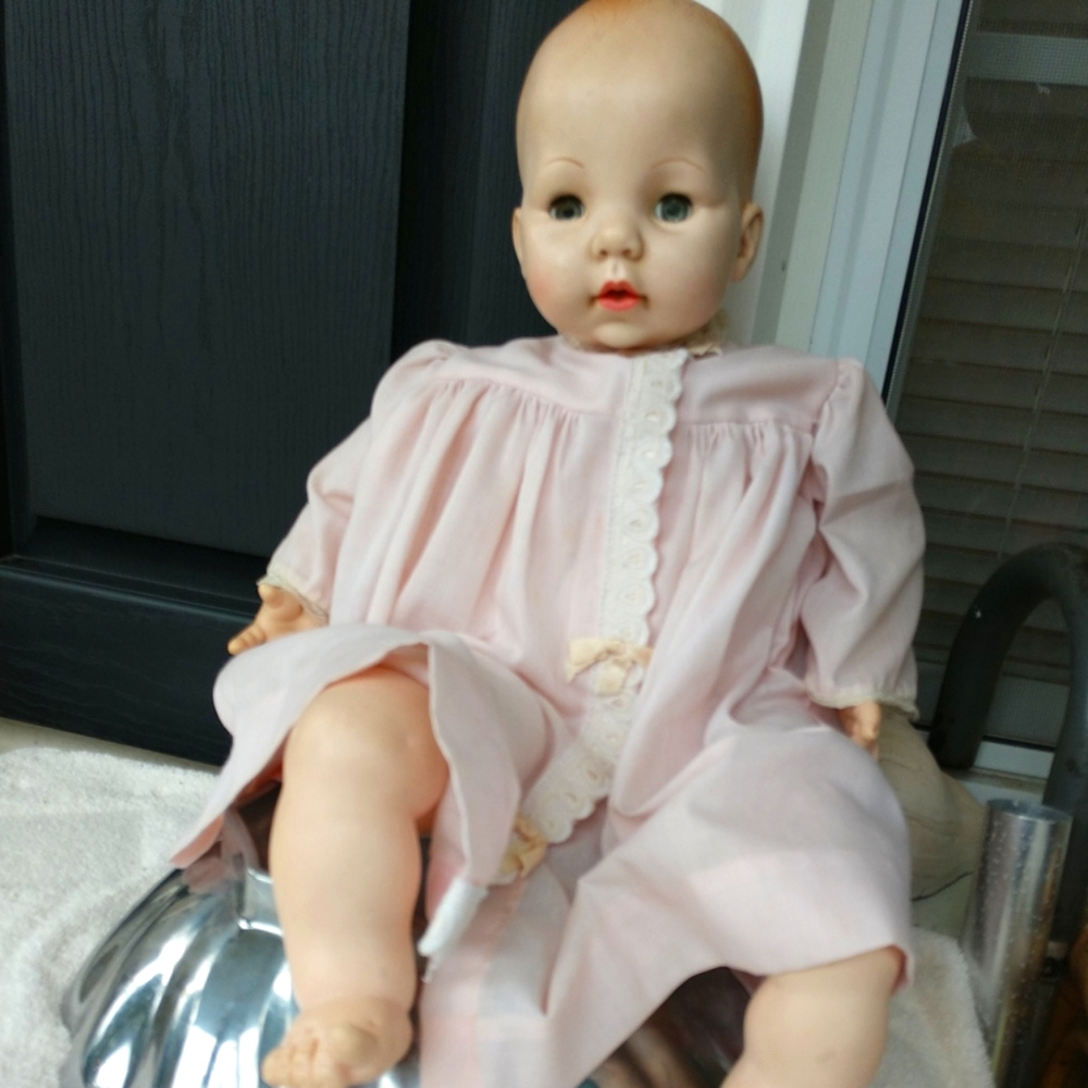 VTG. "Victoria" Madame Alexander Doll "1950's" 18" Long